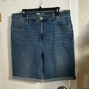 Old Navy Bermuda high rise shorts